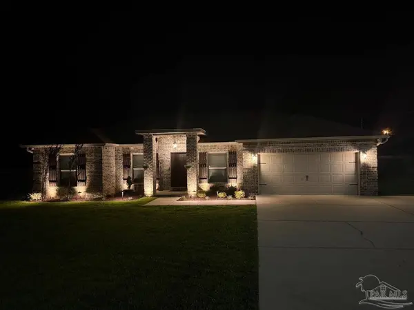 305 E Kingsfield Rd, Cantonment, FL 32533