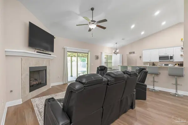 305 E Kingsfield Rd, Cantonment, FL 32533