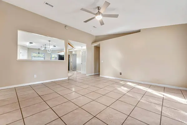 8147 Country Bay Boulevard, Navarre, FL 32566