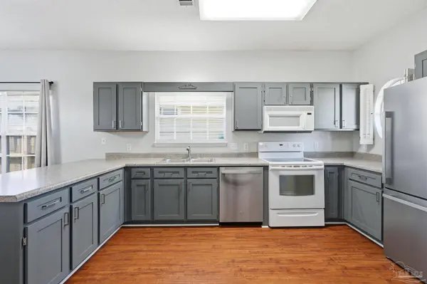 211 Wildflower Ln, Pensacola, FL 32514