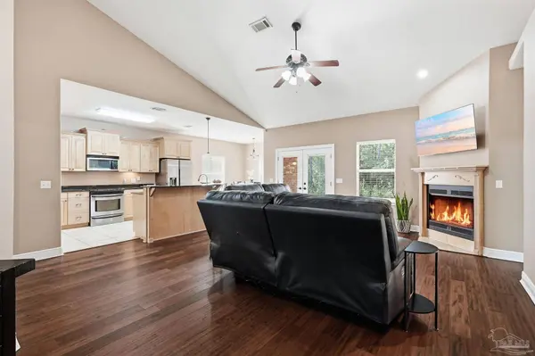 7089 Flintwood St, Navarre, FL 32566