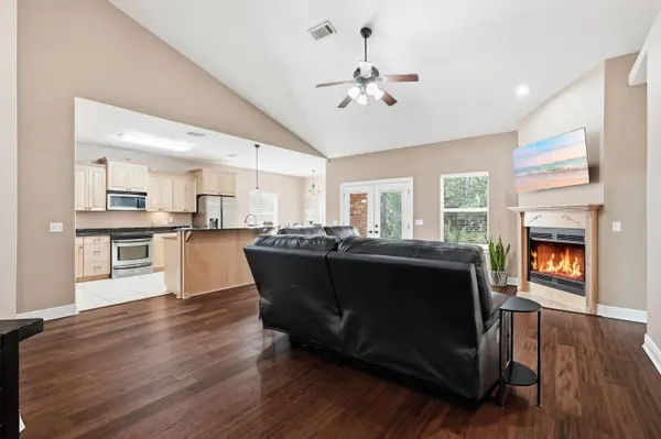 7089 Flintwood Street, Navarre, FL 32566