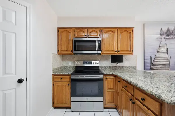 6878 Camarilla Court, Navarre, FL 32566