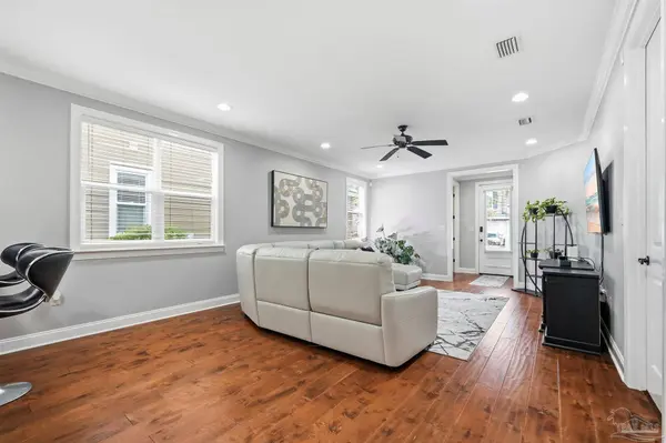 4281 Skipjack Cv, Niceville, FL 32578