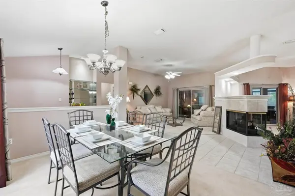 7154 Riverview St, Navarre, FL 32566