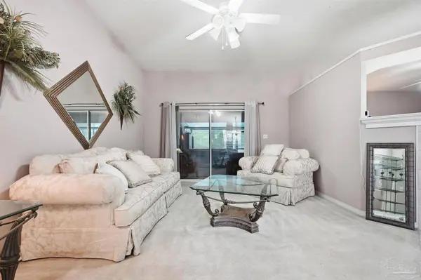 7154 Riverview St, Navarre, FL 32566