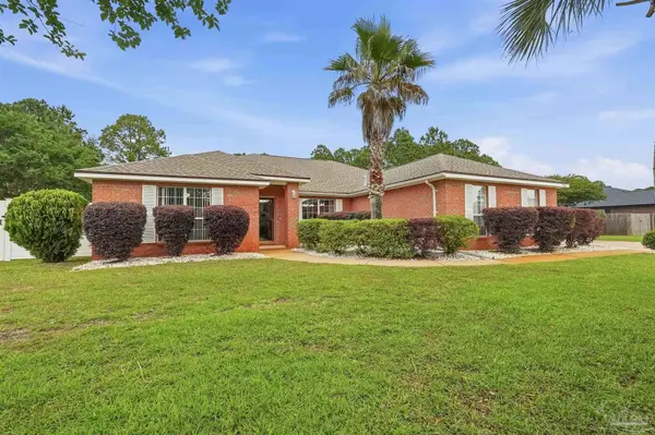 7154 Riverview St, Navarre, FL 32566