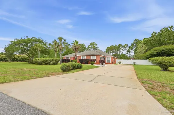 7154 Riverview St, Navarre, FL 32566