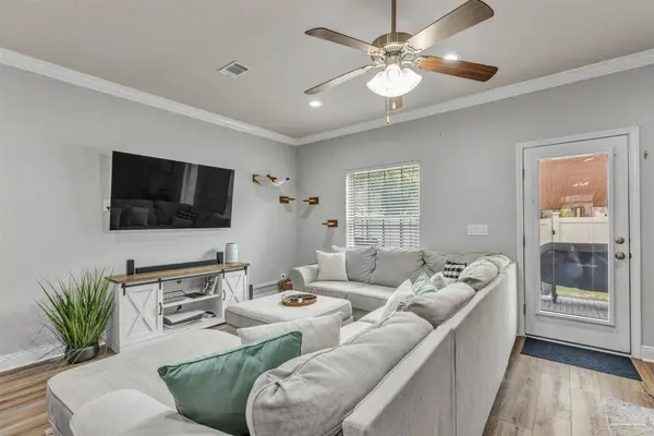 8887 White Ibis Way, Navarre, FL 32566