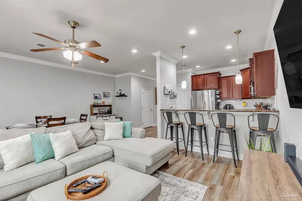 8887 White Ibis Way, Navarre, FL 32566