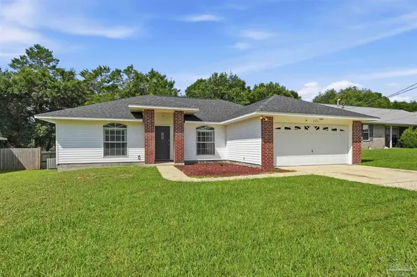 7317 Westminster Dr, Navarre, FL 32566