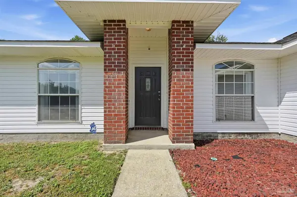 7317 Westminster Dr, Navarre, FL 32566
