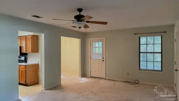 1017 Pinetree Dr, Mary Esther, FL 32569