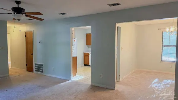 1017 Pinetree Dr, Mary Esther, FL 32569