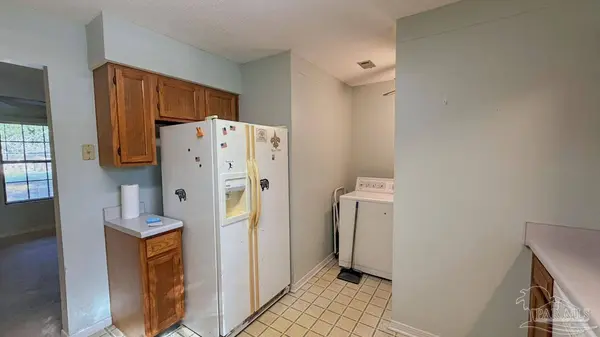 1017 Pinetree Dr, Mary Esther, FL 32569