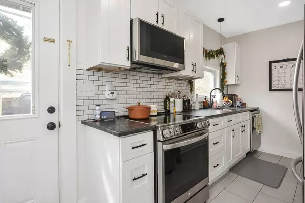 19-21 Cemetery St, Hopedale, MA 01747