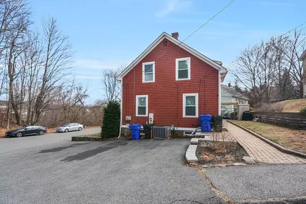 19-21 Cemetery St, Hopedale, MA 01747