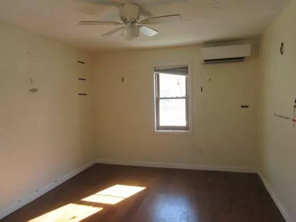 425 1/2 Putnam Hill Road, Sutton, MA 01590