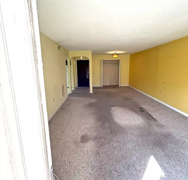 6 Shadowbrook Lane #9, Milford, MA 01757