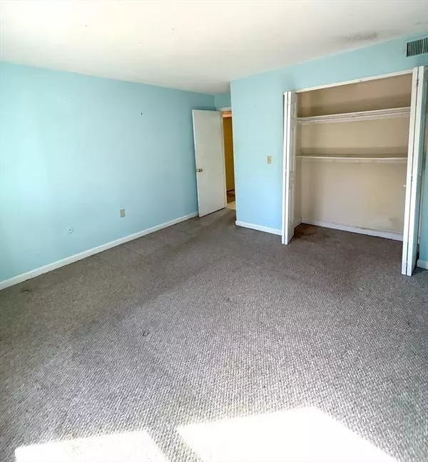 6 Shadowbrook Lane #9, Milford, MA 01757