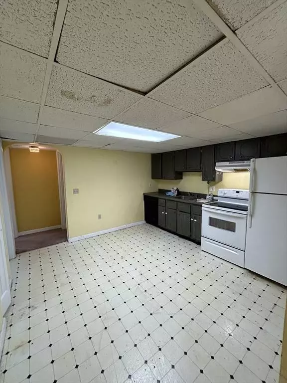 6 Shadowbrook Lane #9, Milford, MA 01757