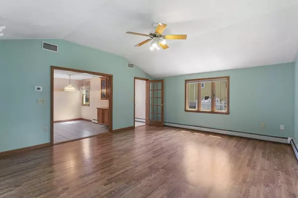 1 Robin Road, Milford, MA 01757