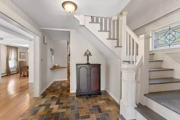 278 Purchase St, Milford, MA 01757