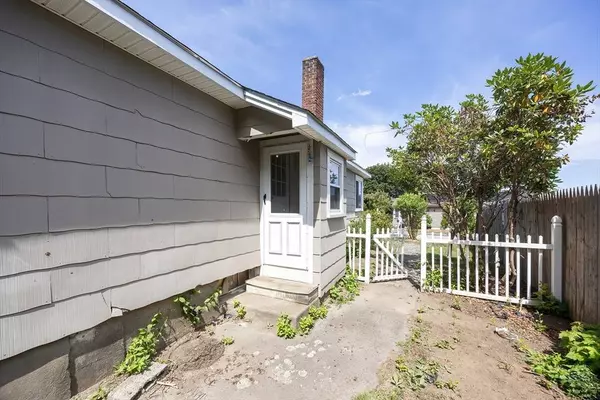 54 Hill Street, Hopedale, MA 01747