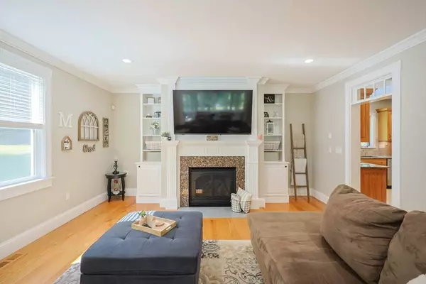 440 Quaker Street, Northbridge, MA 01534