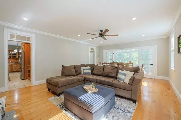 440 Quaker Street, Northbridge, MA 01534
