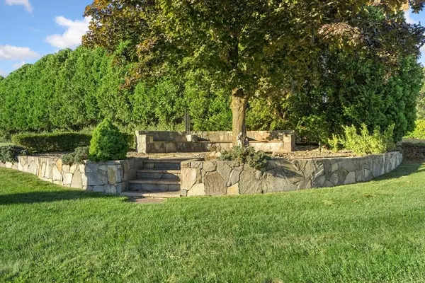 3 Esty Road, Mendon, MA 01756