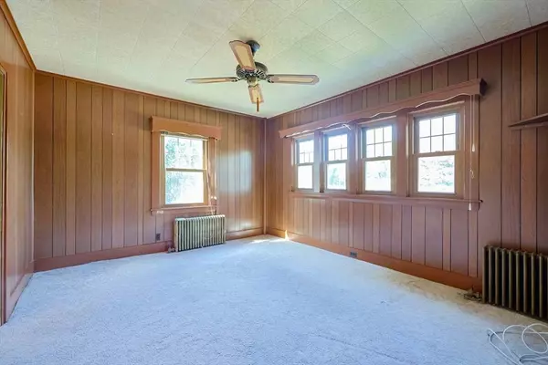 14 Lake Street, Hopedale, MA 01747