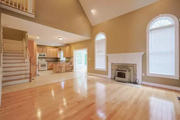 9 Hillside Avenue, Milford, MA 01757