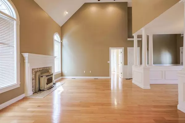 9 Hillside Avenue, Milford, MA 01757