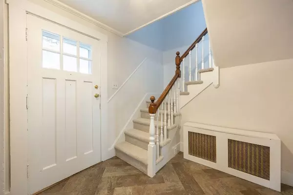 27 Grant St, Milford, MA 01757