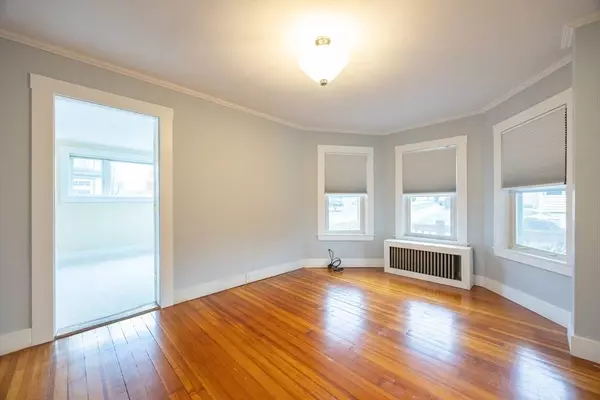 27 Grant St, Milford, MA 01757