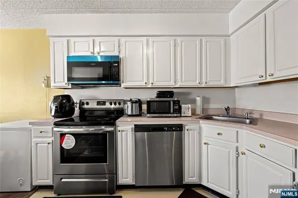 290 Anderson ST #5D, Hackensack, NJ 07601