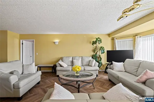 290 Anderson ST #5D, Hackensack, NJ 07601