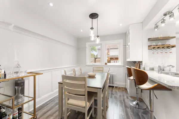 1702 Dundas ST E, Toronto E01, ON M4L 1L6