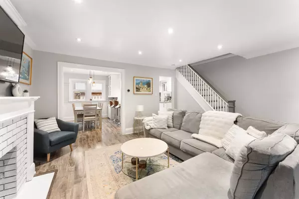 1702 Dundas ST E, Toronto E01, ON M4L 1L6