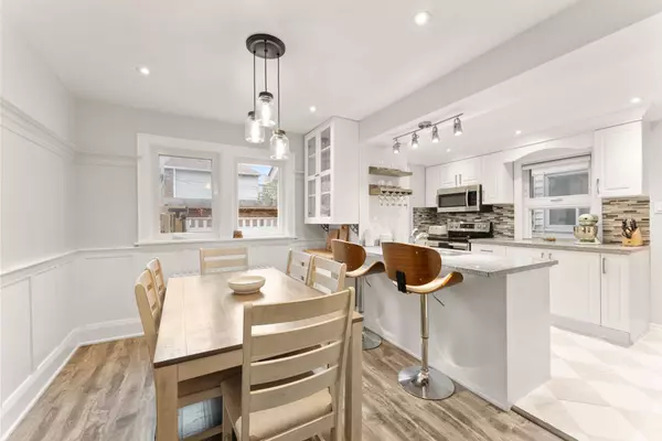 1702 Dundas ST E, Toronto E01, ON M4L 1L6