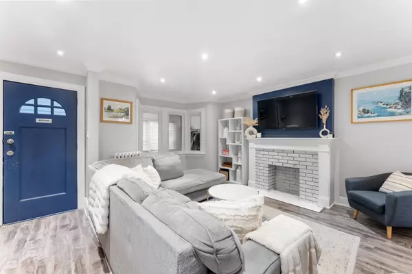 1702 Dundas ST E, Toronto E01, ON M4L 1L6