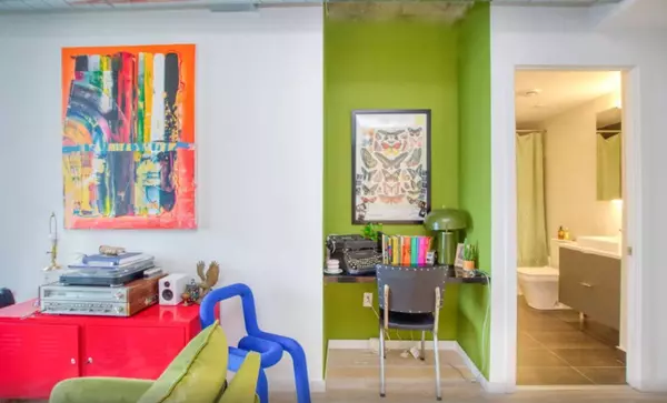 170 Bayview AVE #1805, Toronto C08, ON M5A 0M4