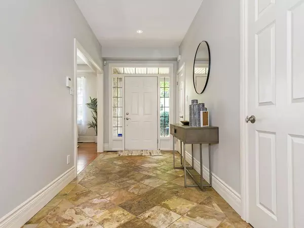 37 Maydolph RD, Toronto W08, ON M9B 1V9