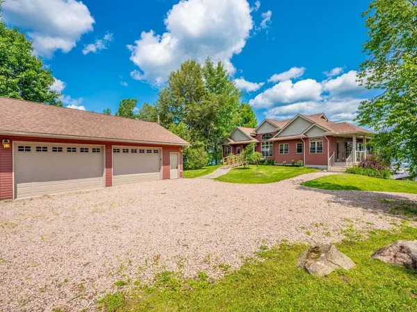 114 Islandview LN, Chisholm, ON P0H 1Z0