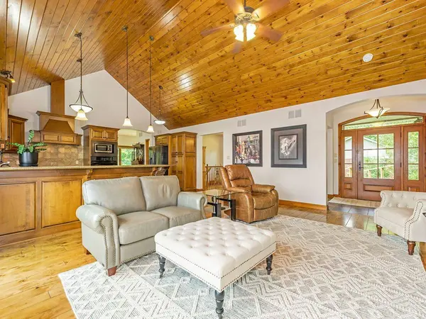 114 Islandview LN, Chisholm, ON P0H 1Z0