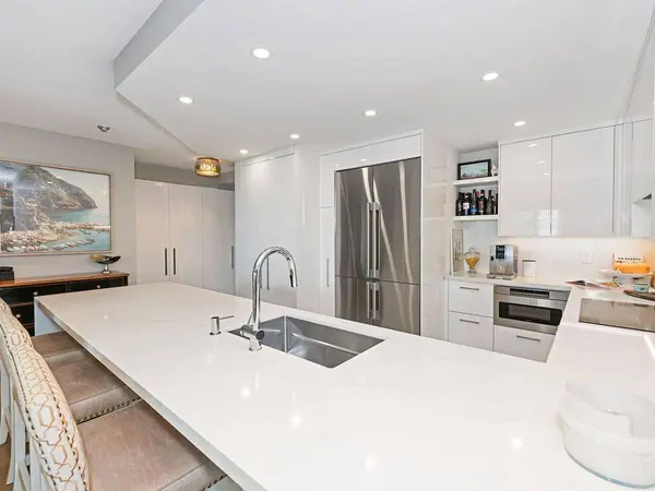88 Palace Pier CT #PH201, Toronto W06, ON M8V 4C2