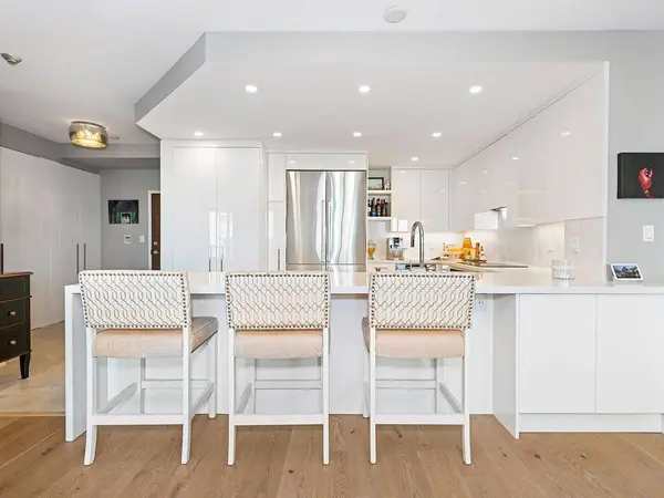 88 Palace Pier CT #PH201, Toronto W06, ON M8V 4C2