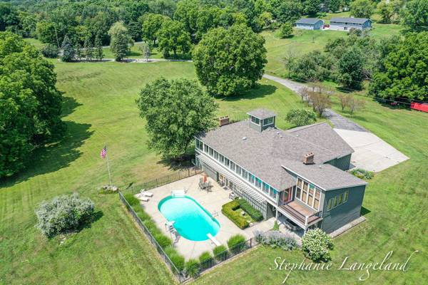 7300 Packer NE Drive, Belmont, MI 49306