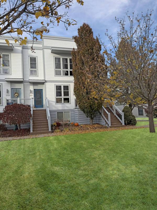 2157 New Town NE Drive, Grand Rapids, MI 49525